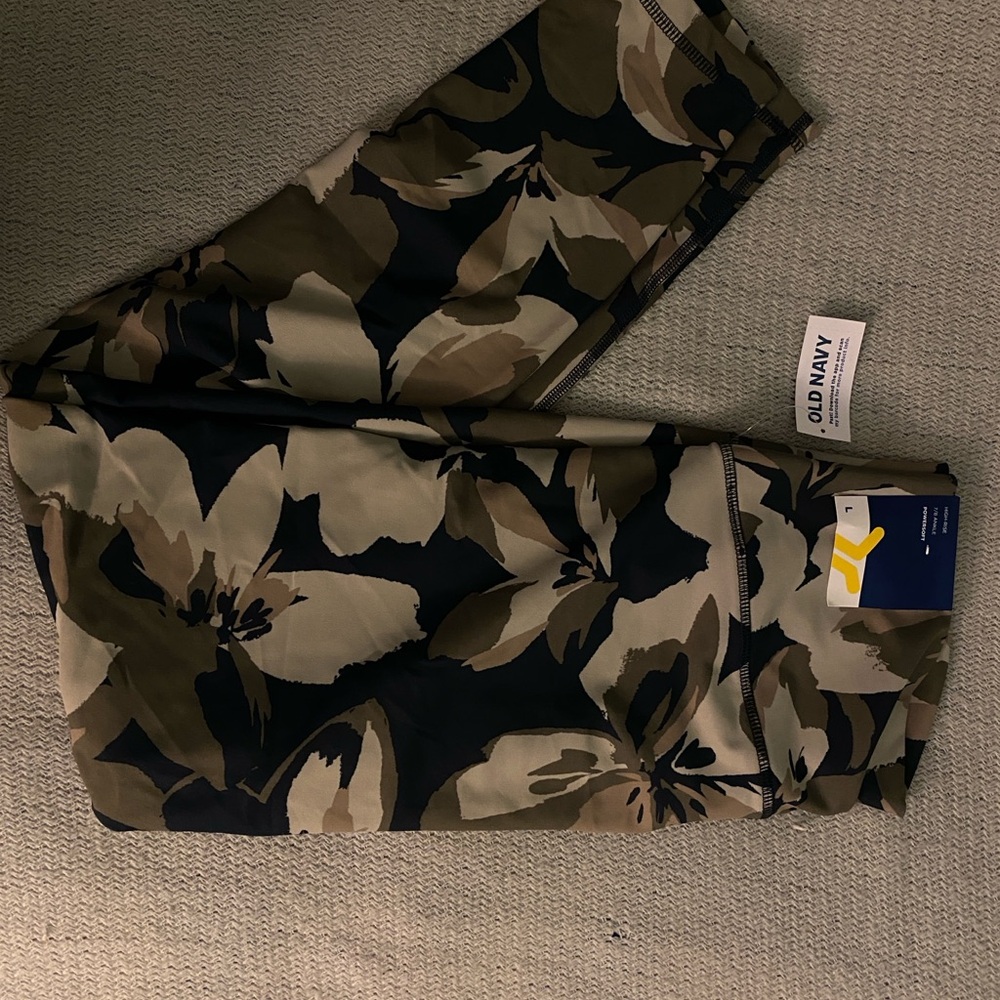 Old Navy Floral Camouflage Leggings